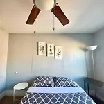 Clover 2900 - Apartment And Rooms With Private Bathroom Near Washington Ave South Philly