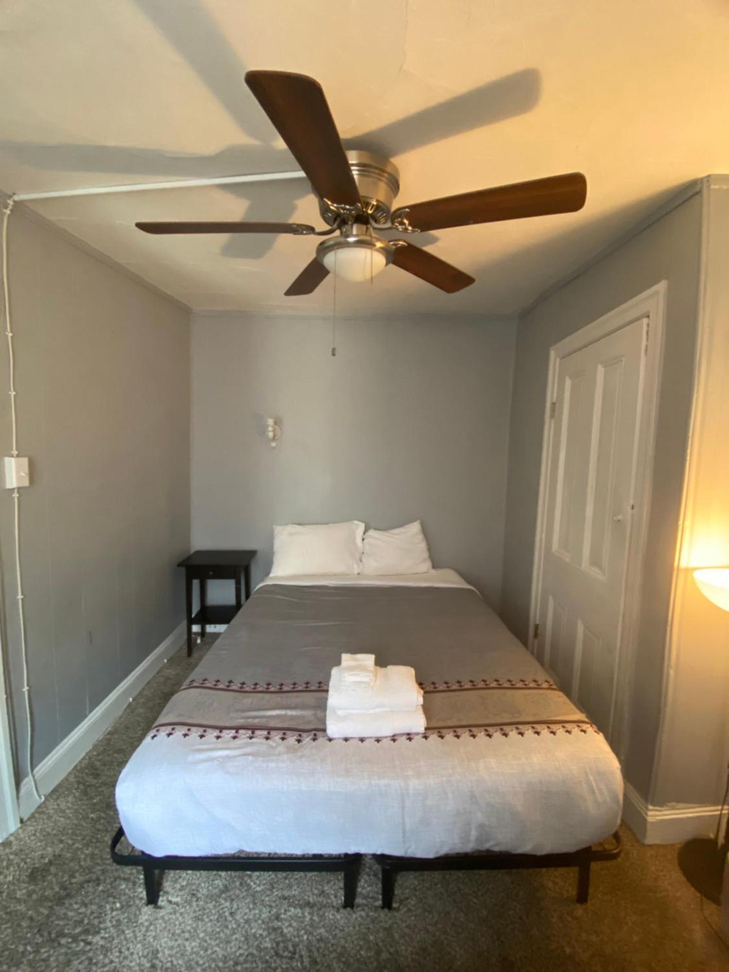 Clover 2900 - And With Private Bathroom Near Washington Ave South Philly Apartamento *
